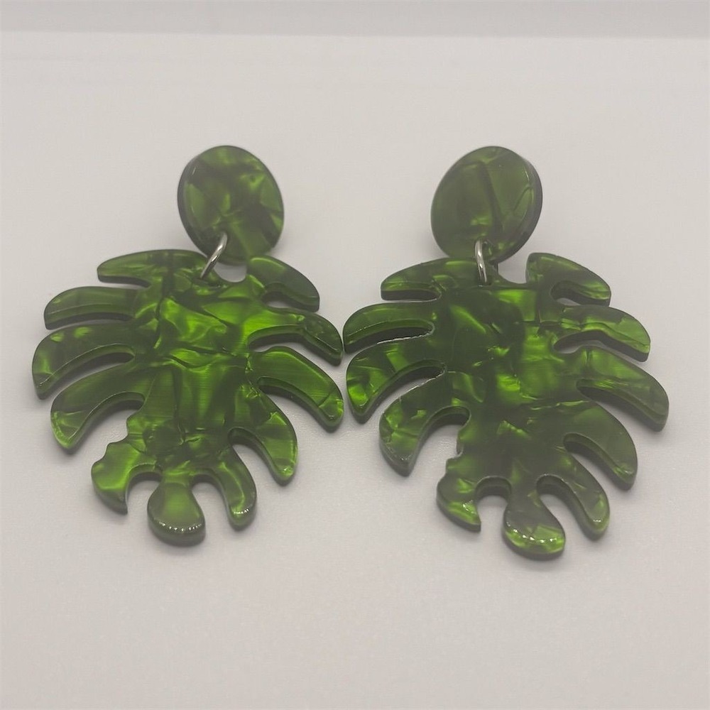 Tropical Monstera Leaf Dangle Earrings Green Nature Theme - Picture 2 of 10